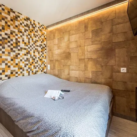 304 Luxury For 14 Balconies Parking Wifi 公寓 蒂涅